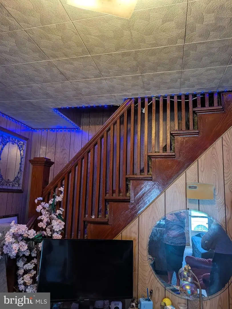 812 W 5th St, Mount Carmel, PA 17851 - #3