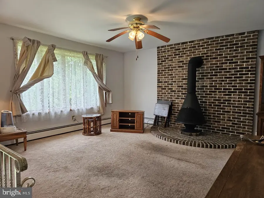184 Greco Ln, Mount Carmel, PA 17851 - #3