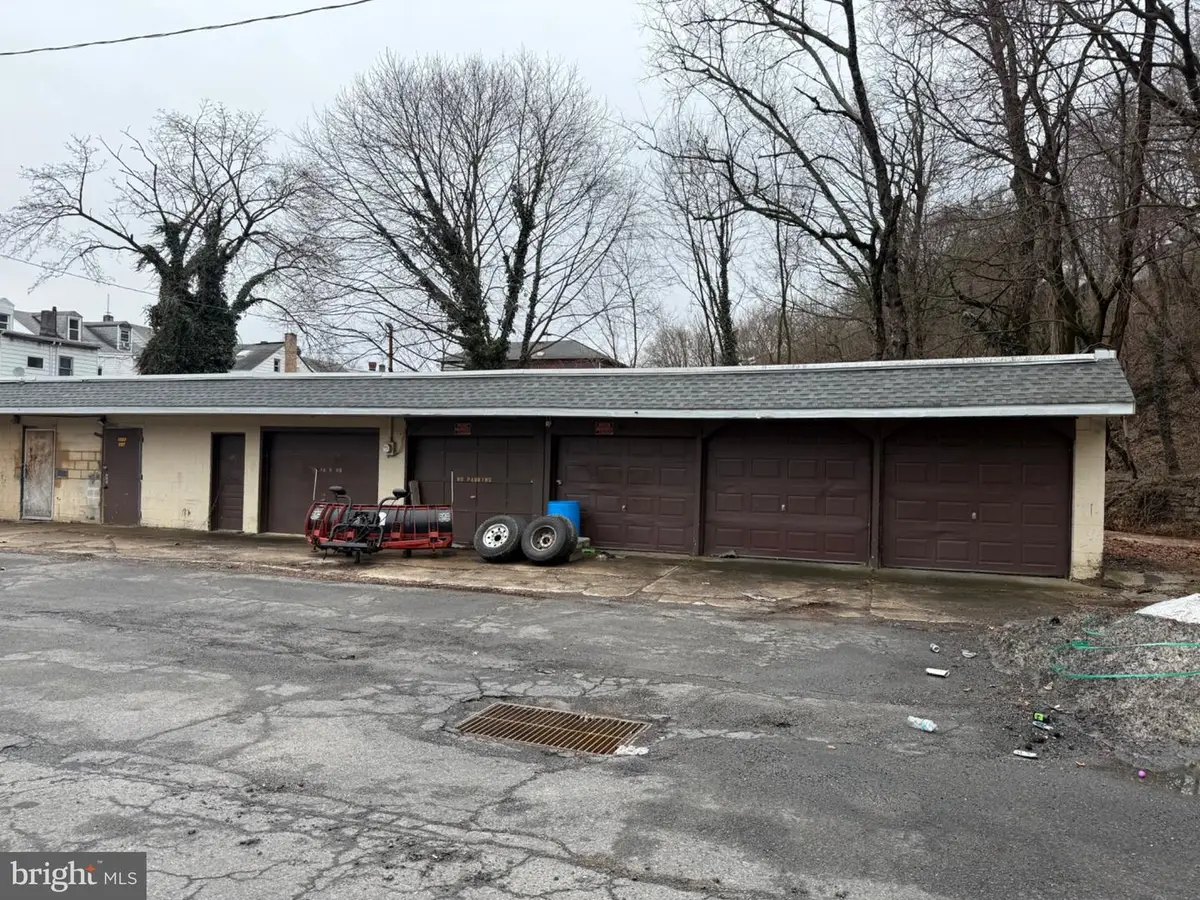 34 N Rock St, Shamokin, PA 17872 - #1