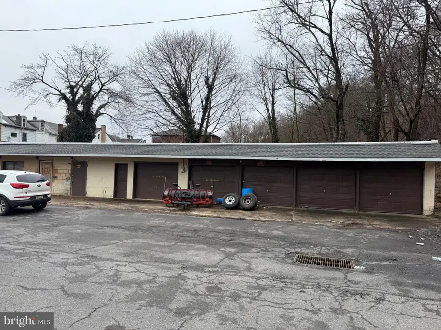 34 N Rock St, Shamokin, PA 17872 - #2