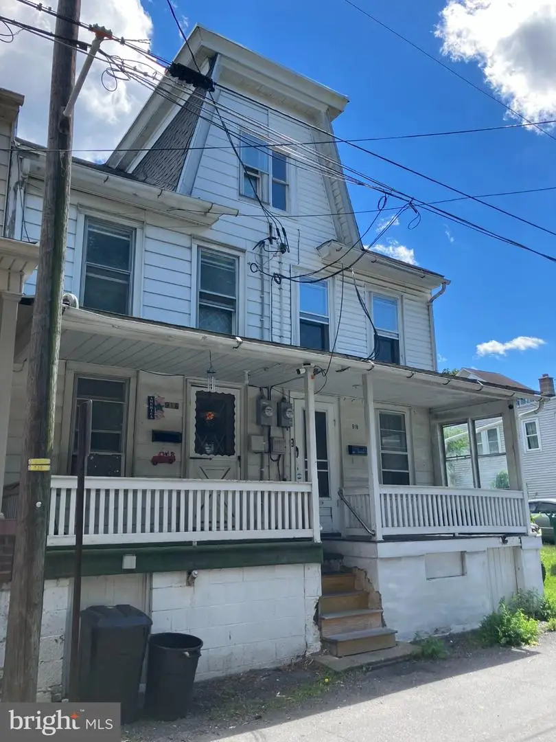 916 W Wood St, Coal, PA 17866 - #1