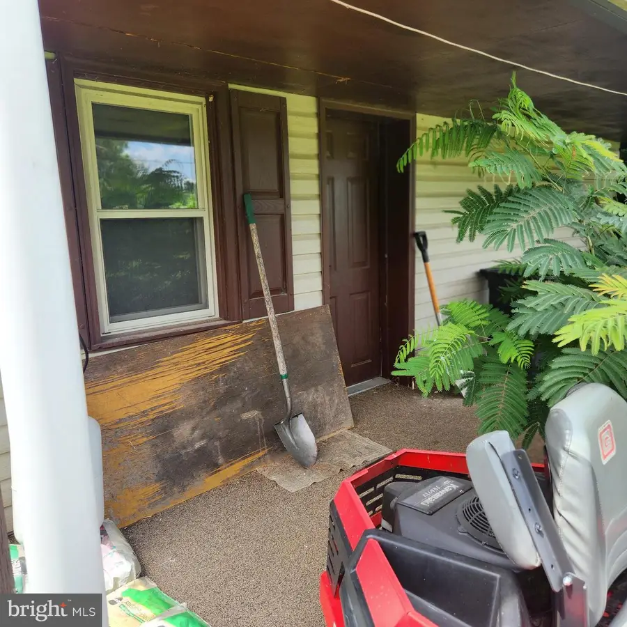 303 Swamp Poodle Ln, Herndon, PA 17830 - #3