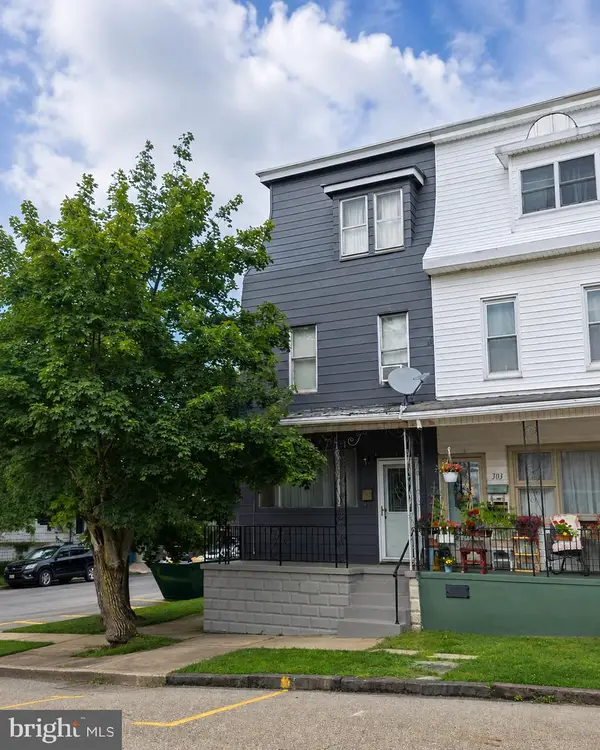 301 S Maple St, MT CARMEL, PA 17851