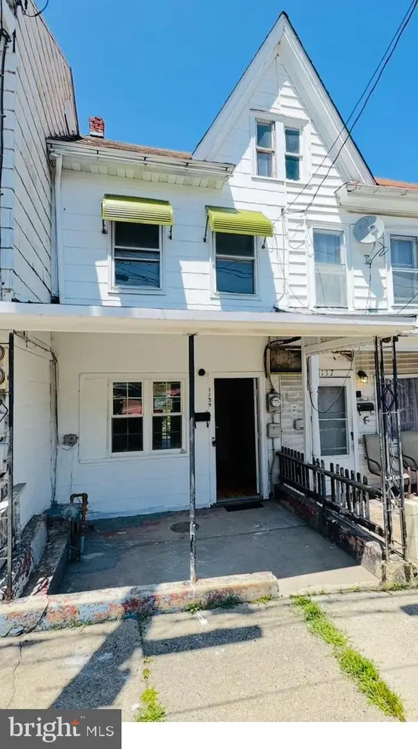 1139 W Pine St, COAL TOWNSHIP, PA 17866