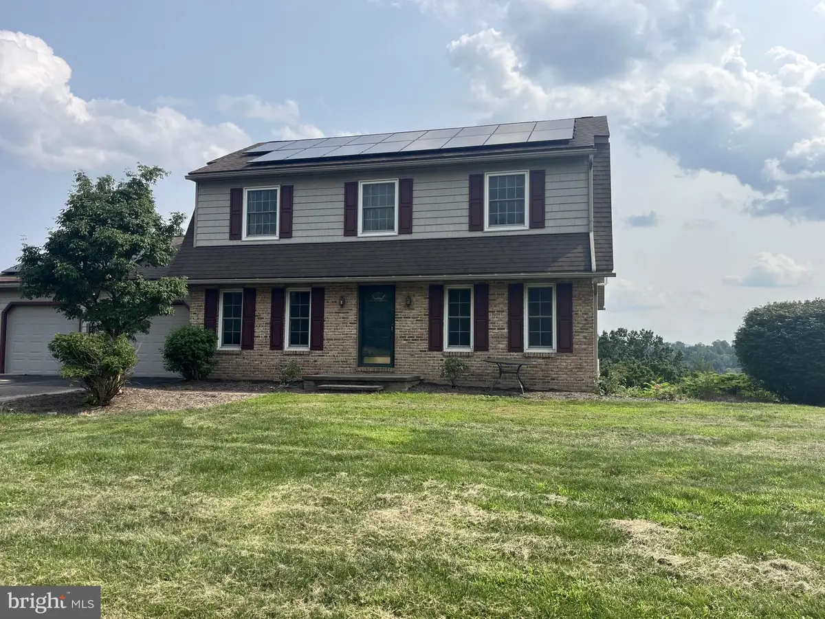 946 Skyview Dr, Milton, PA 17847 - #1