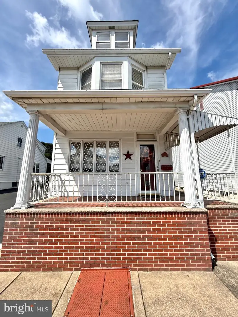 542 Chestnut St, Kulpmont, PA 17834 - #1
