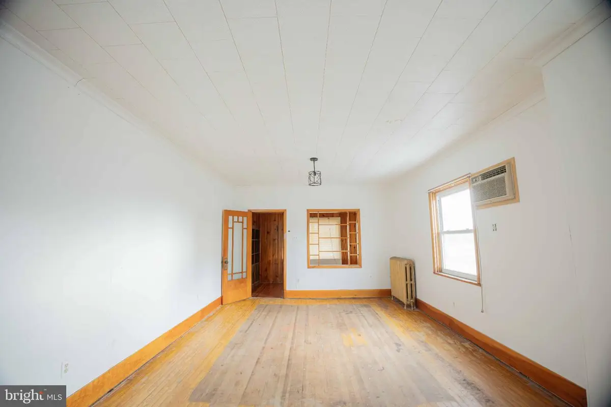 660 Spruce St, Kulpmont, PA 17834 - #1