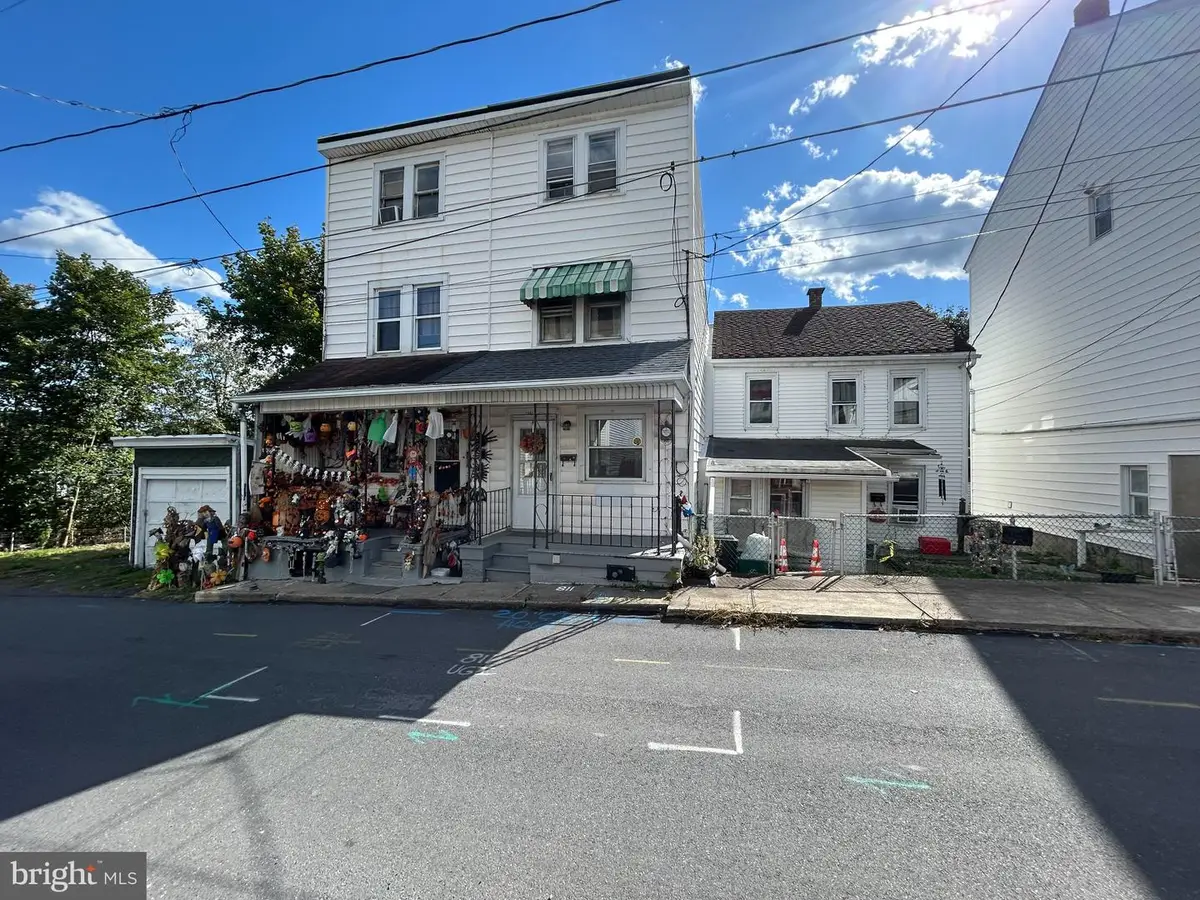 1042 W Water St, Coal, PA 17866 - #1