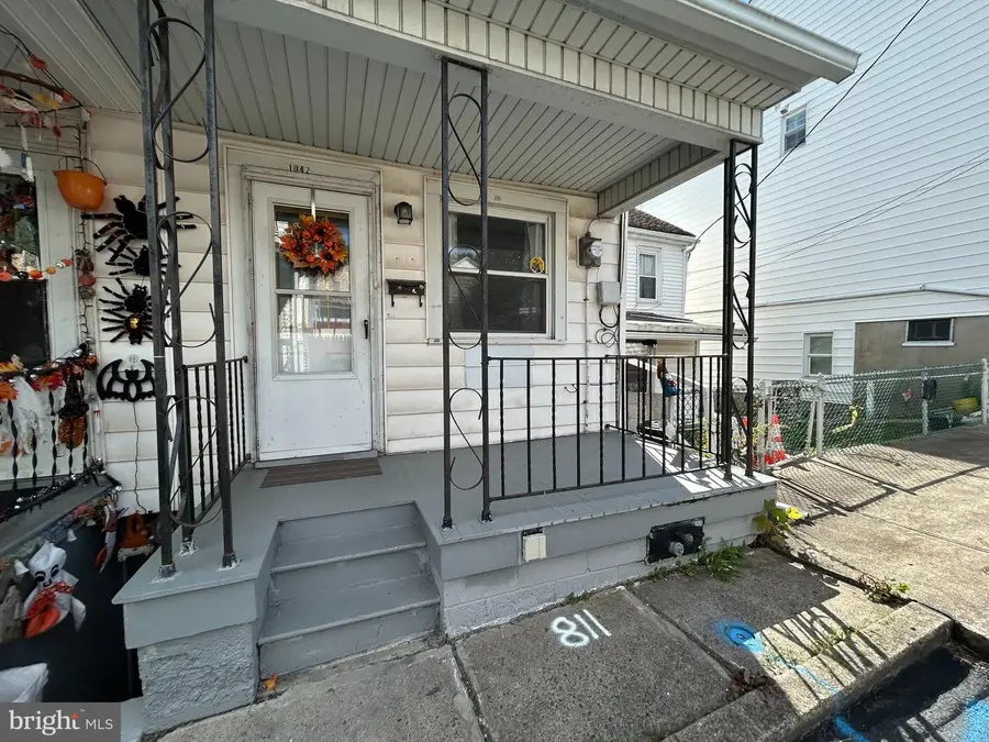 1042 W Water St, Coal, PA 17866 - #2