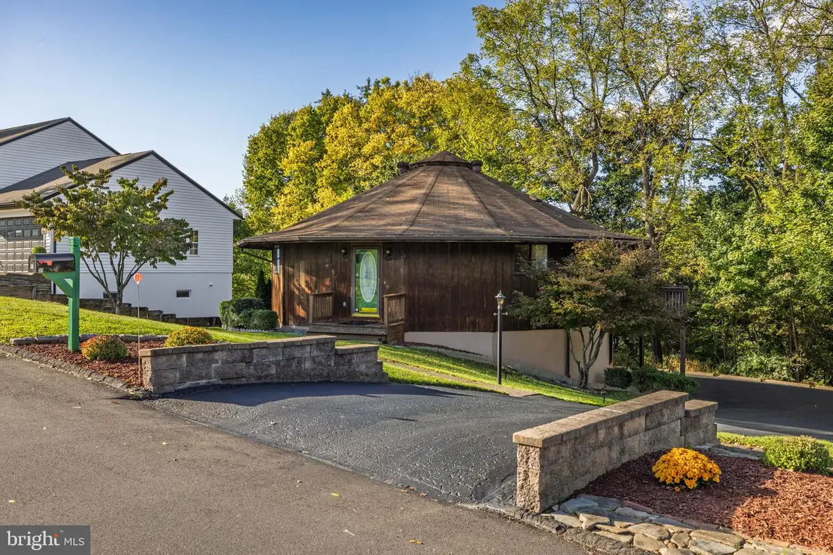 31 Old Orchard Rd, Milton, PA 17847 - #1