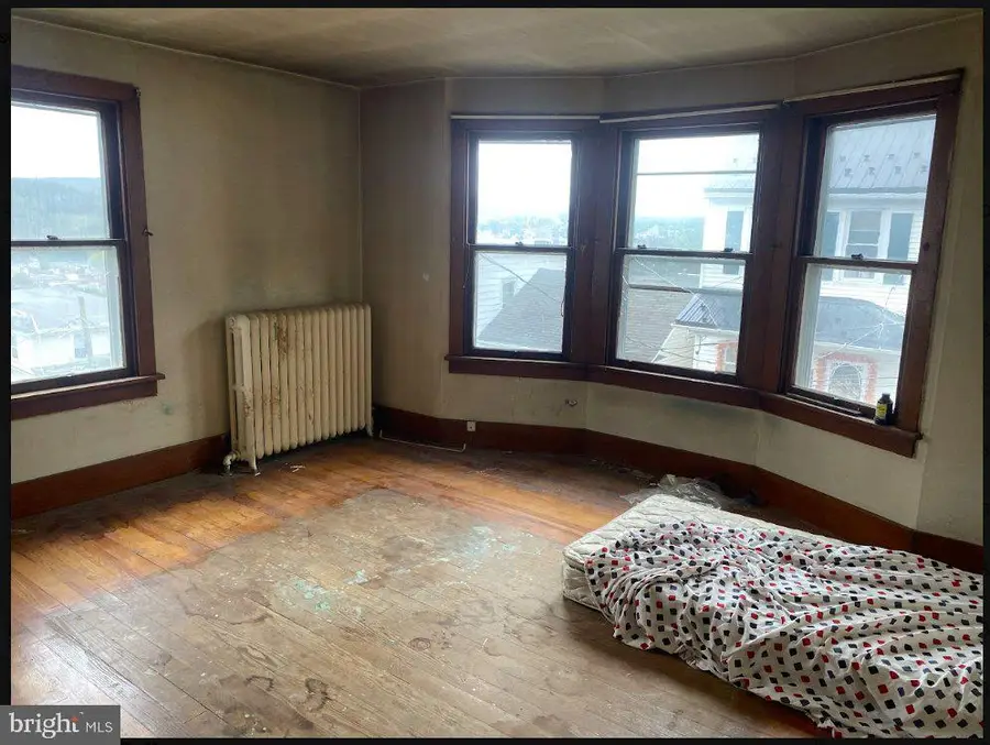 1117 N Vine St, Shamokin, PA 17872 - #3