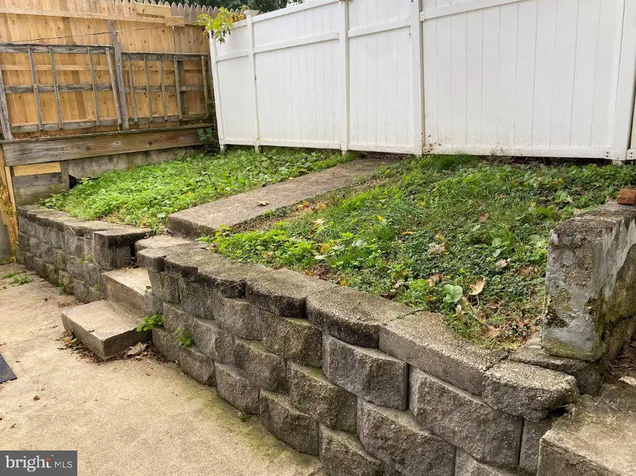1006 E Webster St, Shamokin, PA 17872 - #3