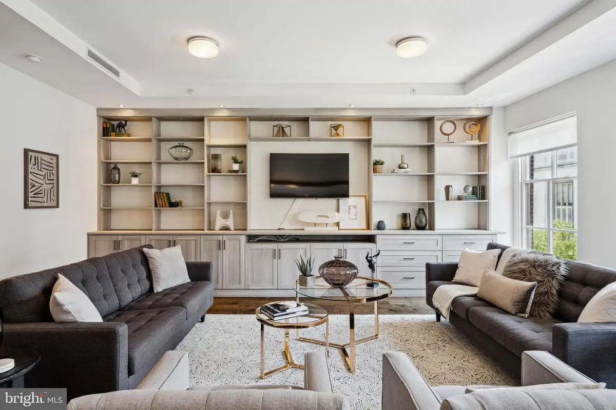 233 Chestnut St #4, Philadelphia, PA 19106 - #1