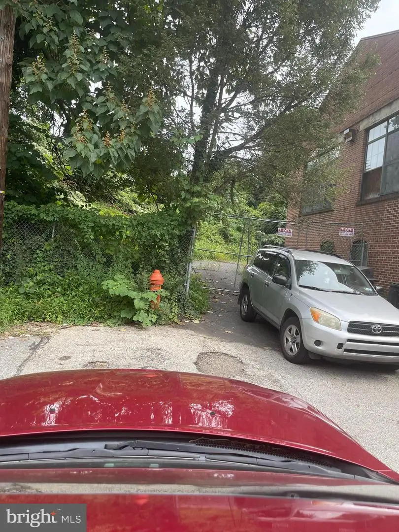 5433 Wakefield St, Philadelphia, PA 19144 - #1