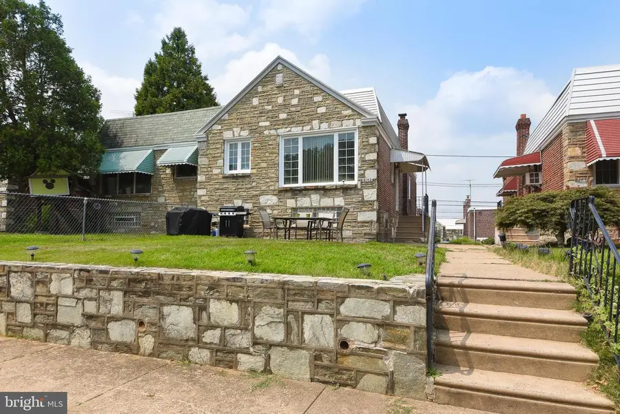 8142 Lister St, Philadelphia, PA 19152 - Image #3