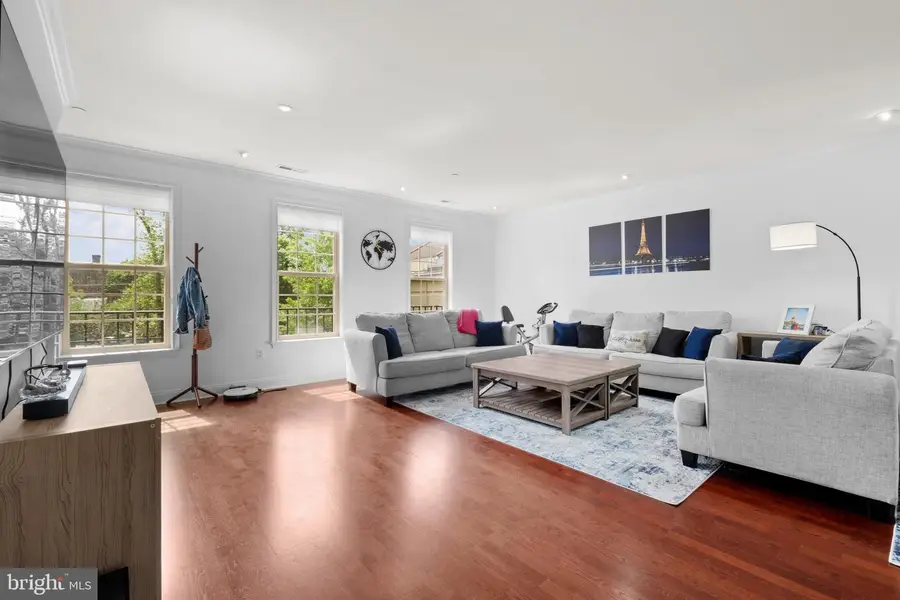 303 Surgeon Generals Ct, Philadelphia, PA 19146 - Image #2