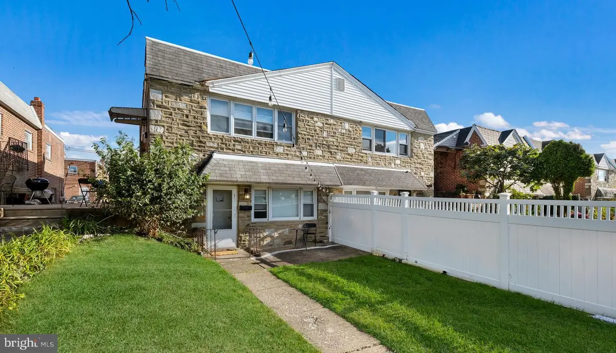 8127 Langdon St, Philadelphia, PA 19152 - Image #1