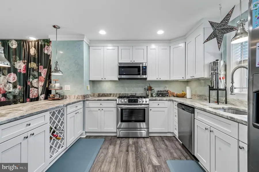 909 Glenroy Rd, Philadelphia, PA 19128 - Image #2