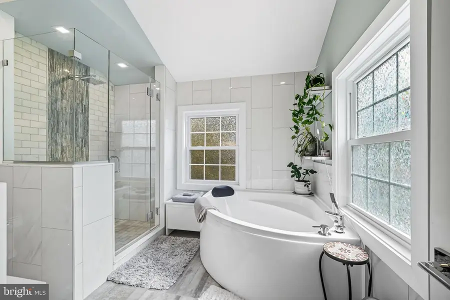 909 Glenroy Rd, Philadelphia, PA 19128 - Image #3