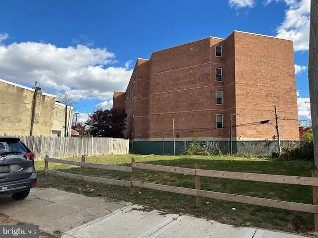 911 N 45th St, Philadelphia, PA 19104 - Image #2