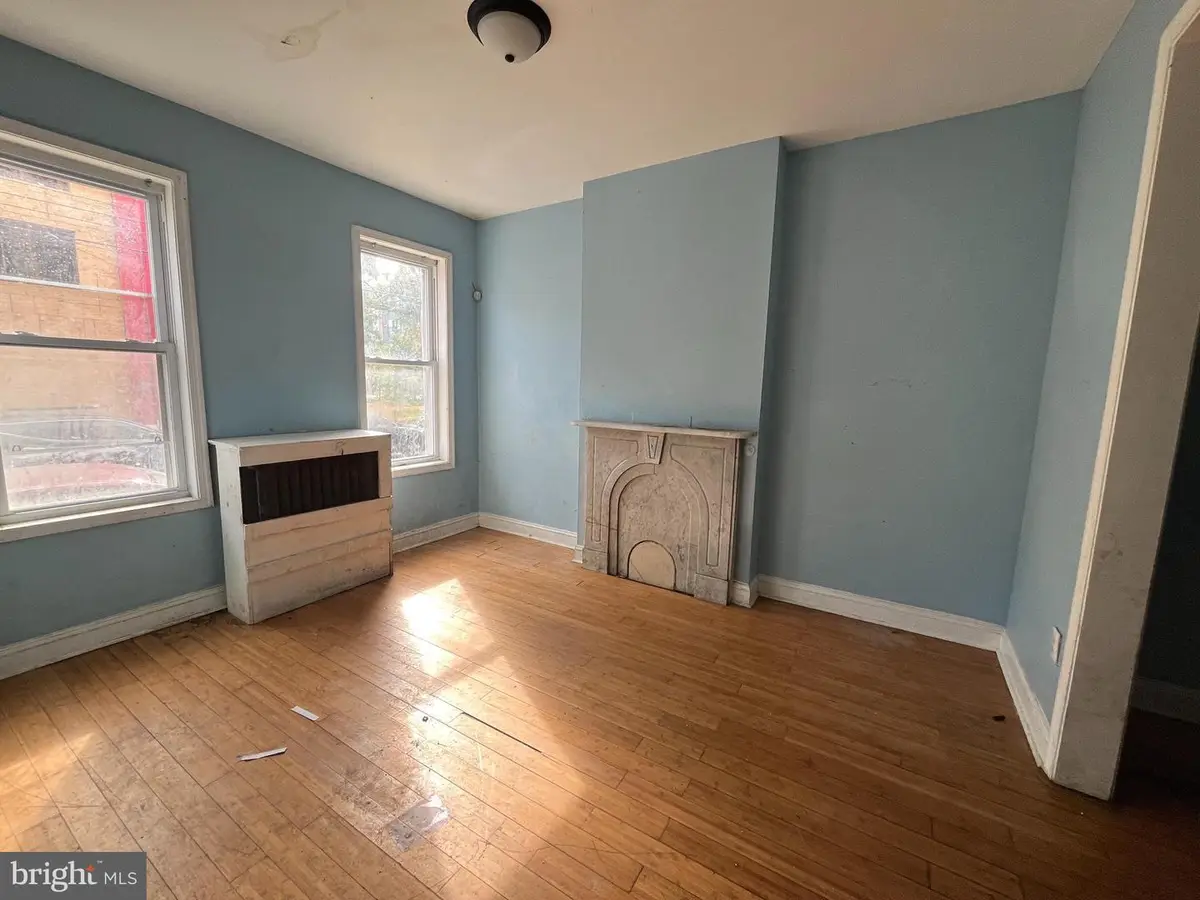 2035 W Oxford St, Philadelphia, PA 19121 - Image #1