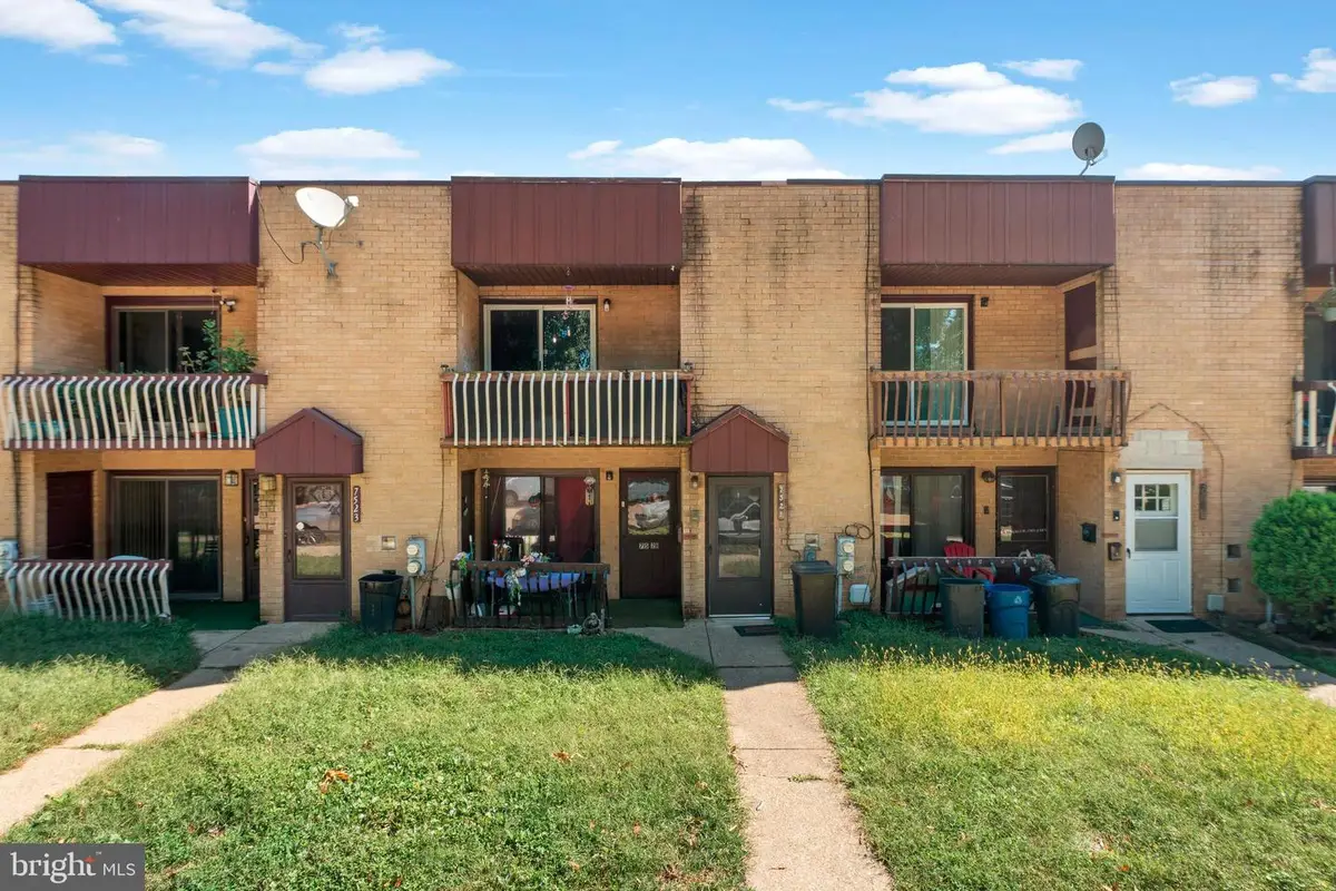 7521 Calvert St, Philadelphia, PA 19152 - Image #1