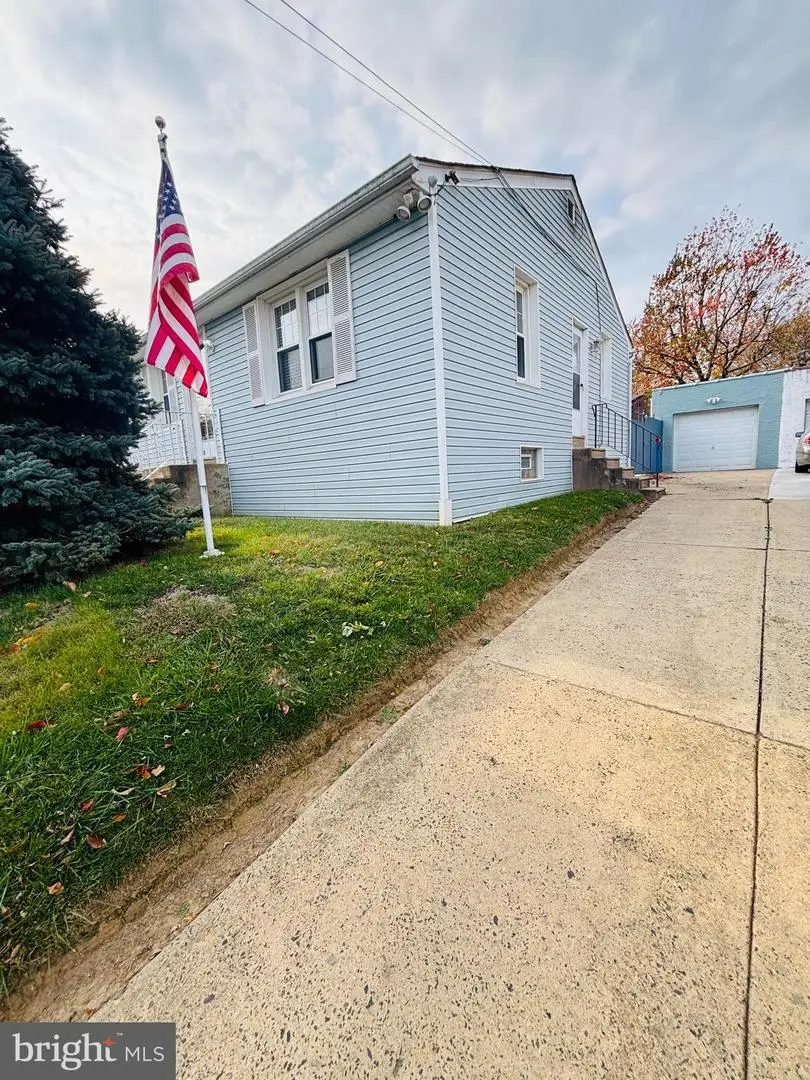 8012 Lawndale Ave, Philadelphia, PA 19111 - Image #2