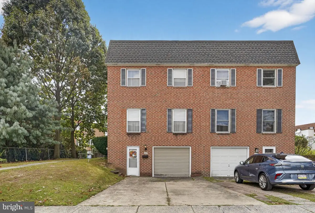 166 Rennard St, Philadelphia, PA 19116 - Image #1