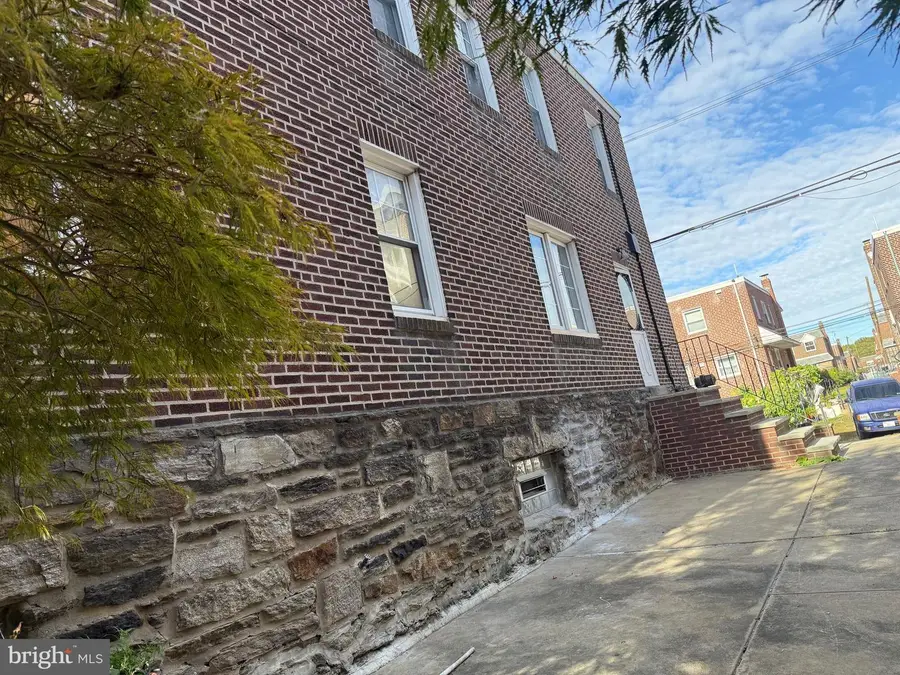 3011 Teesdale St, Philadelphia, PA 19152 - Image #2