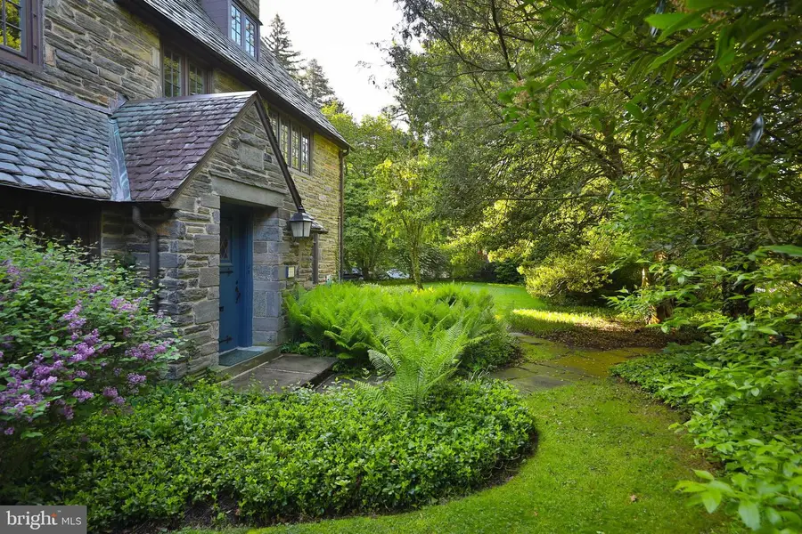 8401 Saint Martins Ln, Philadelphia, PA 19118 - Image #2