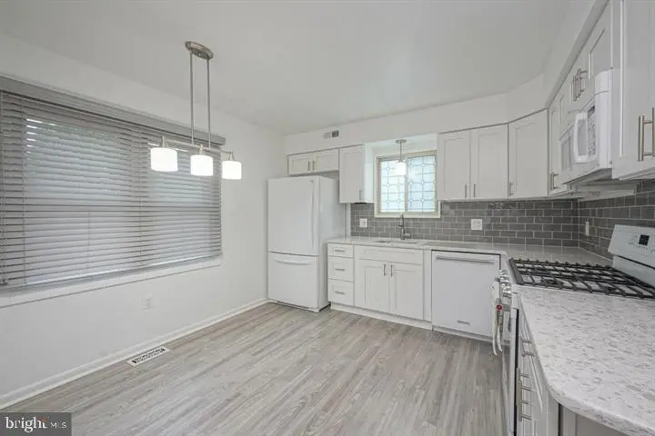 3701 President St, Philadelphia, PA 19114 - Image #2