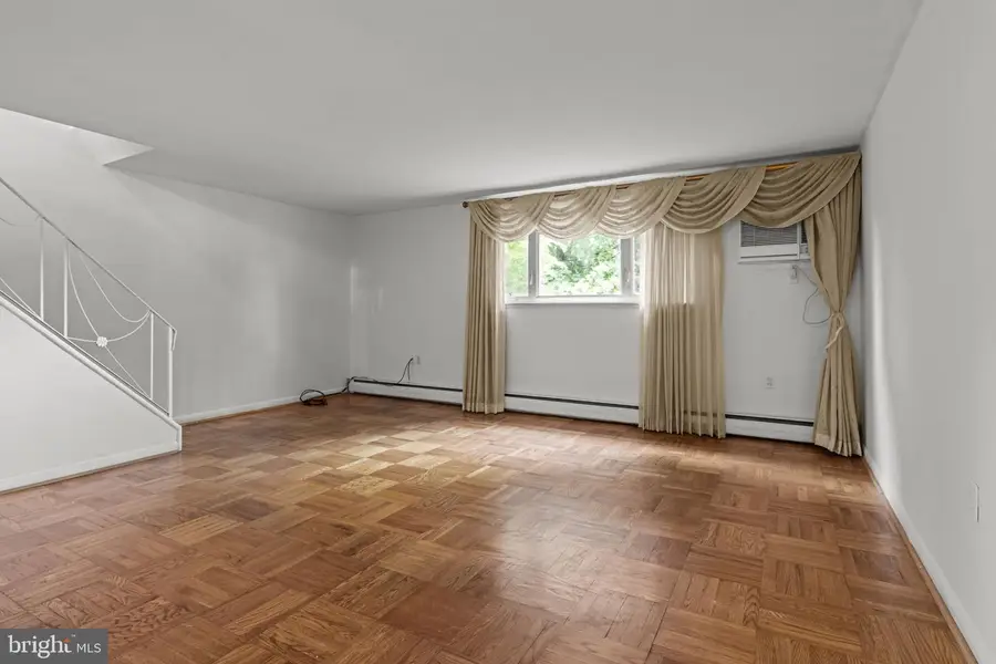 8339 Strahle Pl, Philadelphia, PA 19111 - Image #3