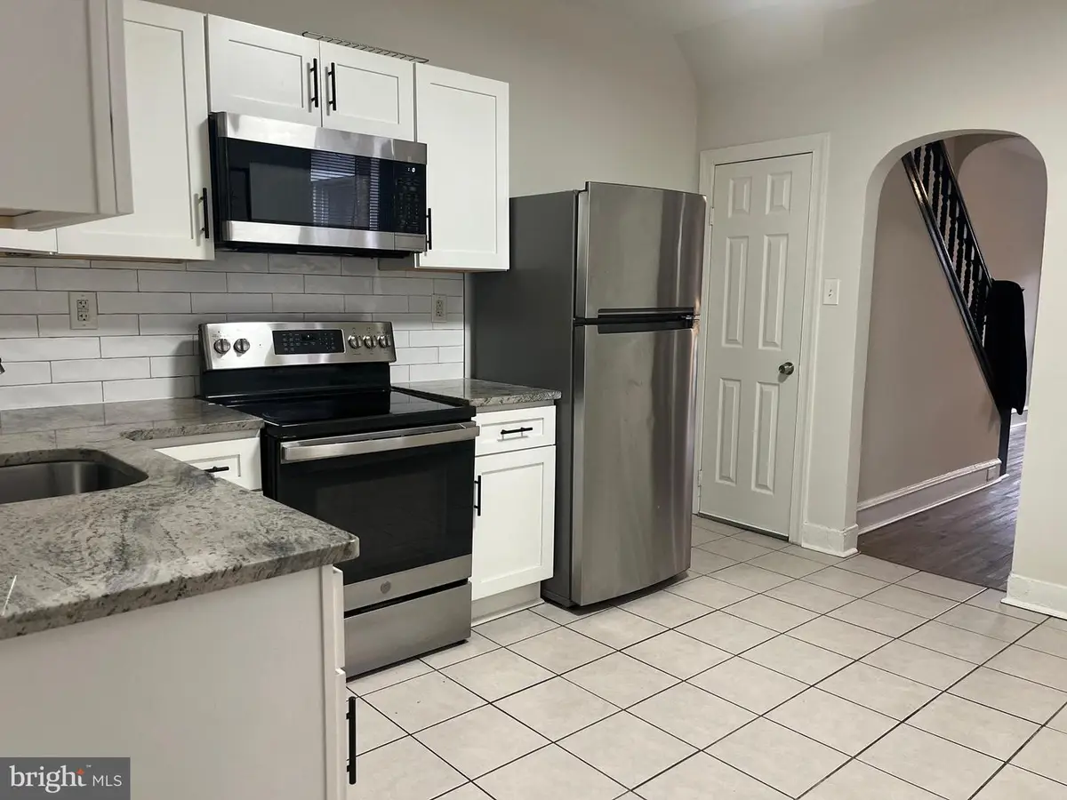 725 W Luzerne St, Philadelphia, PA 19140 - Image #1