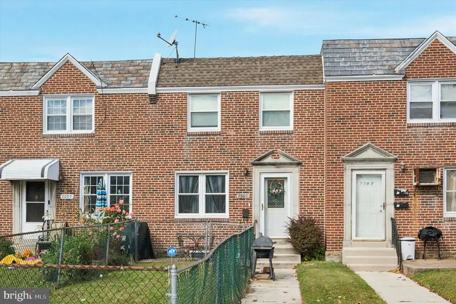 7507 Sherwood Rd, Philadelphia, PA 19151 - Image #2