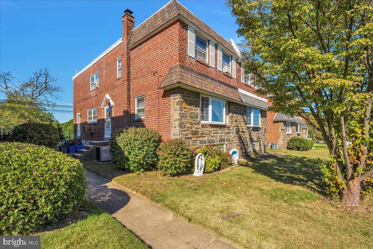 7418 Revere St, Philadelphia, PA 19152 - Image #1