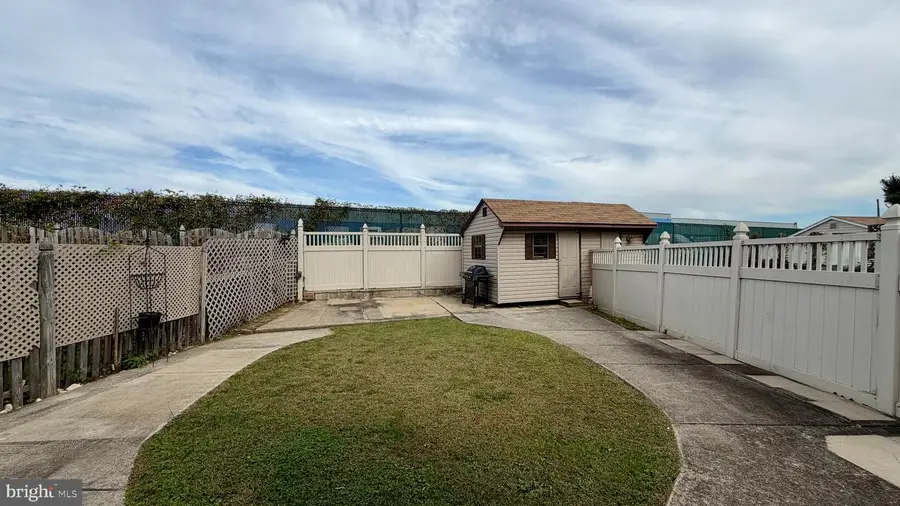 1829 Tomlinson Rd, Philadelphia, PA 19116 - Image #2