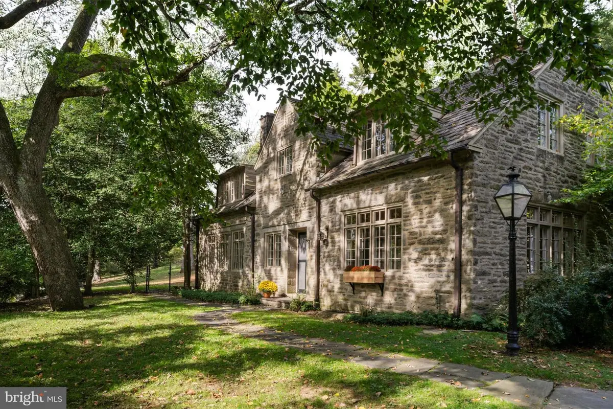 452 W Chestnut Hill Ave, Philadelphia, PA 19118 - Image #1