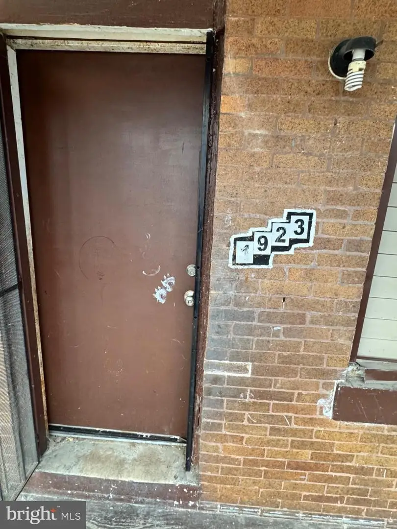 1923 Berkshire St, Philadelphia, PA 19124 - Image #1