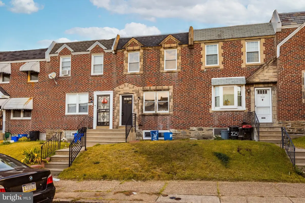 223 Stearly St, Philadelphia, PA 19111 - Image #1