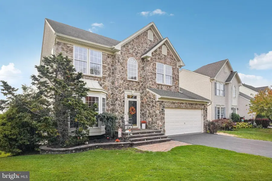 8227 Rose Petal Dr, Philadelphia, PA 19111 - Image #2