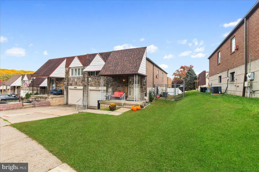 15137 Ina Dr, Philadelphia, PA 19116 - Image #2