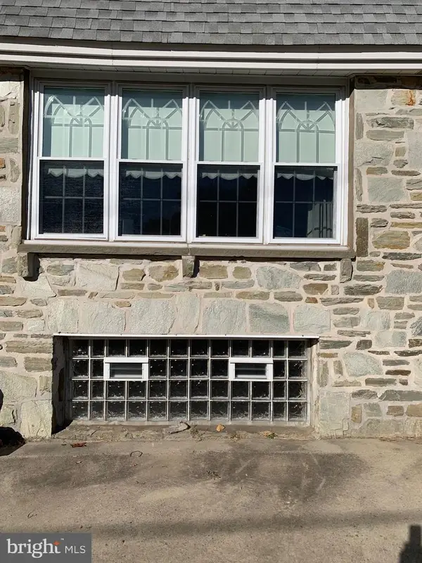 8806 Lister St, PHILADELPHIA, PA 19152