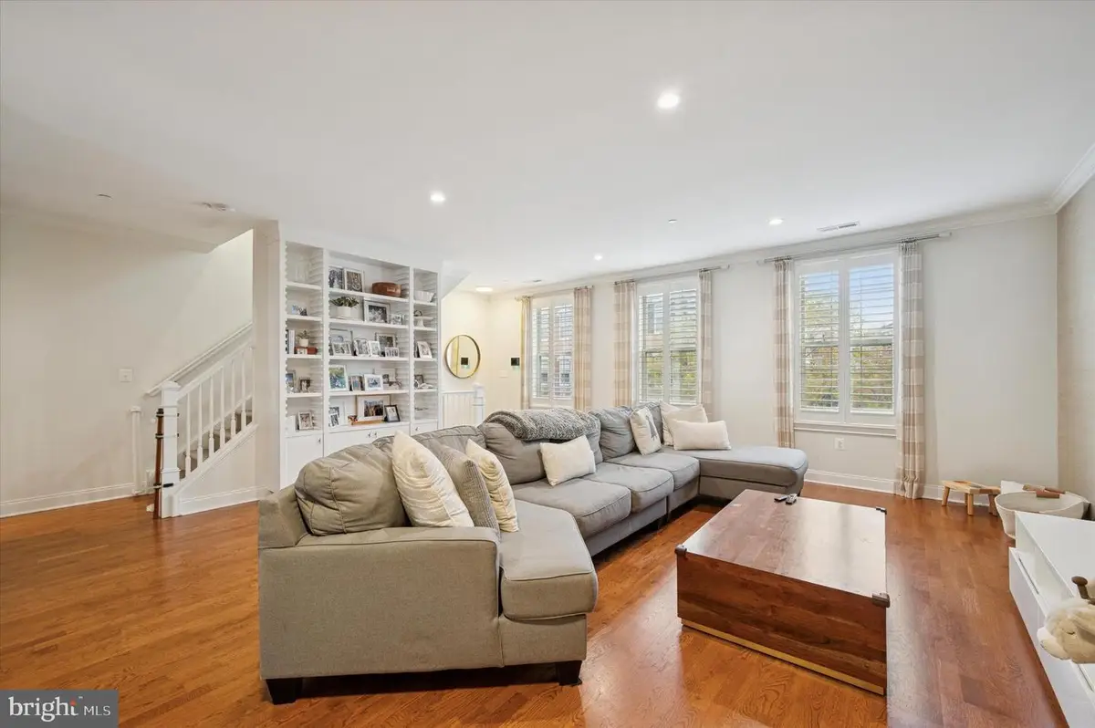 610 Captains Way, Philadelphia, PA 19146 - Image #1