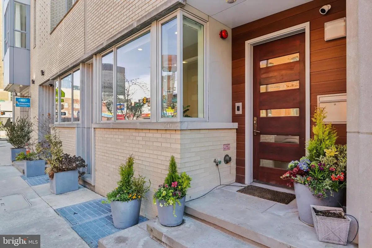 207 S 22nd St, Philadelphia, PA 19103 - #1