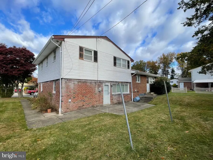 9227 Burbank Rd, Philadelphia, PA 19115 - Image #2