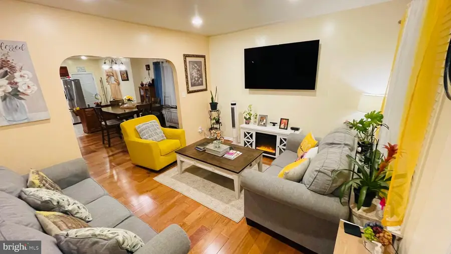 6024 Edmund St, Philadelphia, PA 19135 - Image #2