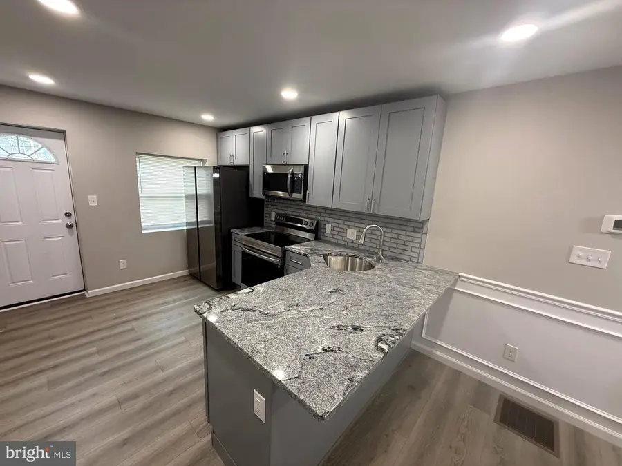 534 E Walnut Ln, Philadelphia, PA 19144 - Image #2