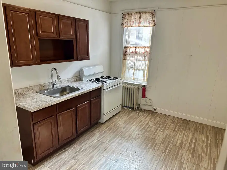 632 S 52nd St, Philadelphia, PA 19143 - Image #2