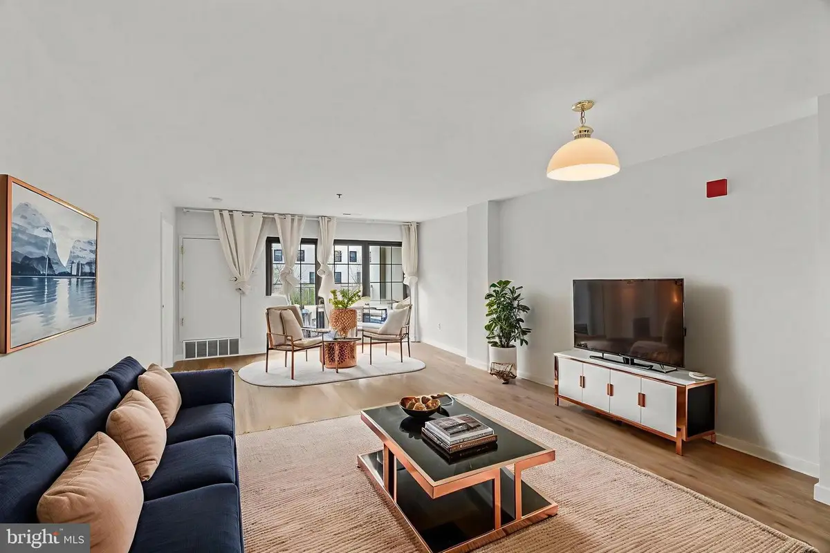 2 Leverington #24, Philadelphia, PA 19127 - Image #1