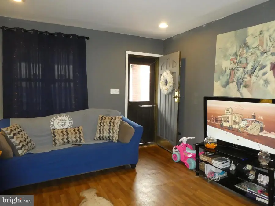 1944 S Croskey St, Philadelphia, PA 19145 - #3